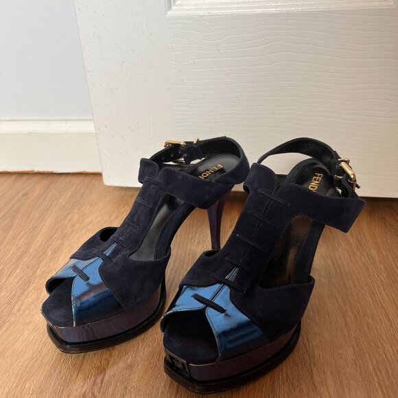 Like New: FENDI Deep Blue Suede and Patent Leather Pumps, Size: 38 1/2 - Picture 8 of 9